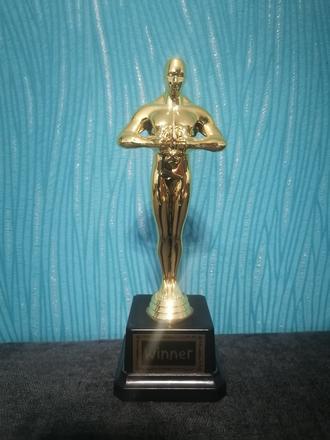 Soška a lá oskar - trofej,