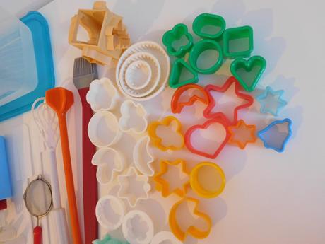 Mlynček na orechy, vykrojovatka na pečivo,, 