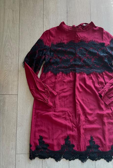 Bordové šaty s čipkou, m