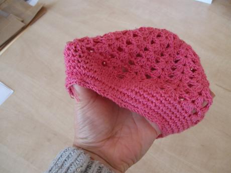 2x háčkovaná dievčenská čiapka, <50