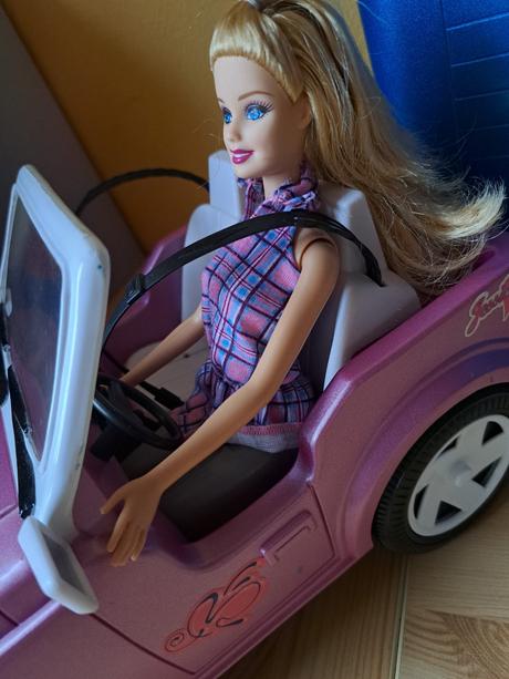 Barbie jazdkyňa s koňom aj s prívesom, 