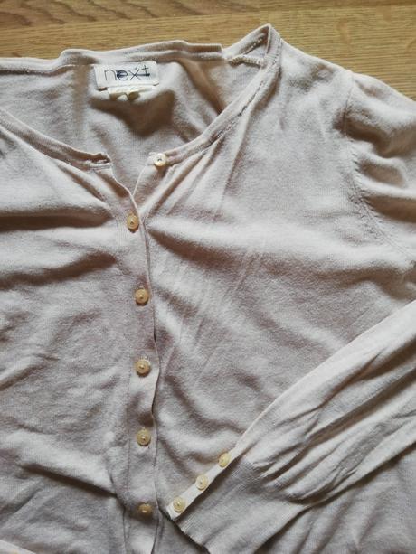 Béžový svetrík, next,42