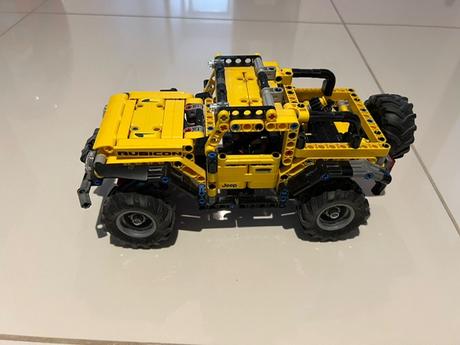 Predam lego technic jeep wrangler,