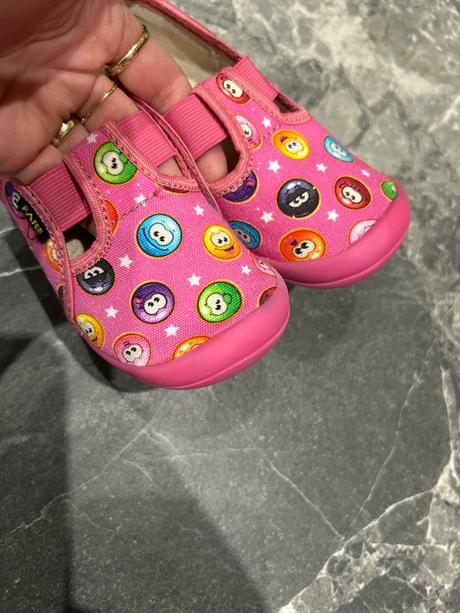 Fare papučky, fare,23