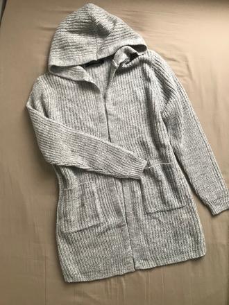 Dlhší sveter nenosený, s