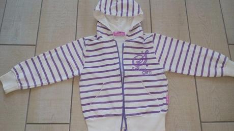 Pruhovana mikina, 98