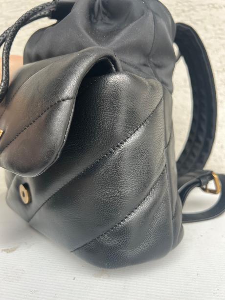 Pinko ruksak cierny kozeny plus latka pc 400, pinko