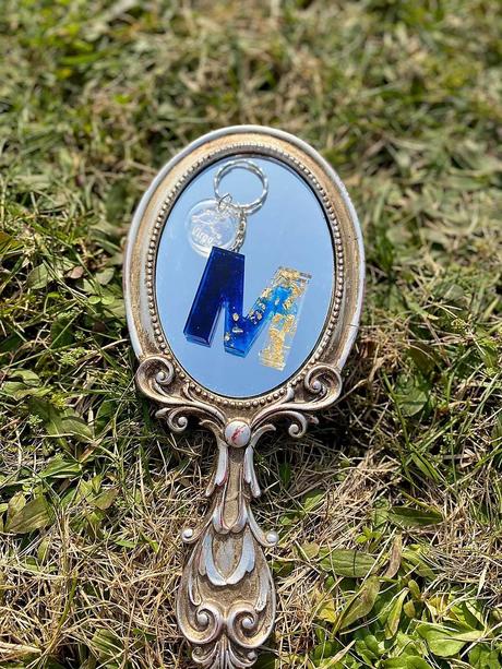 Ručne vyrobené živicové kľúčenky, 