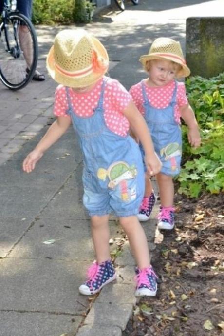 Nádherný 3-komplet s dievčatkom na 3-6r., next,110