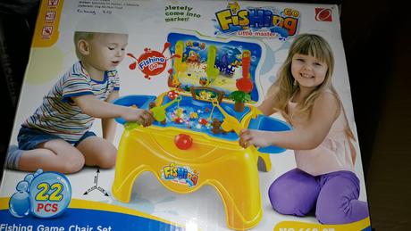 Hraci stolik s rybickami, 