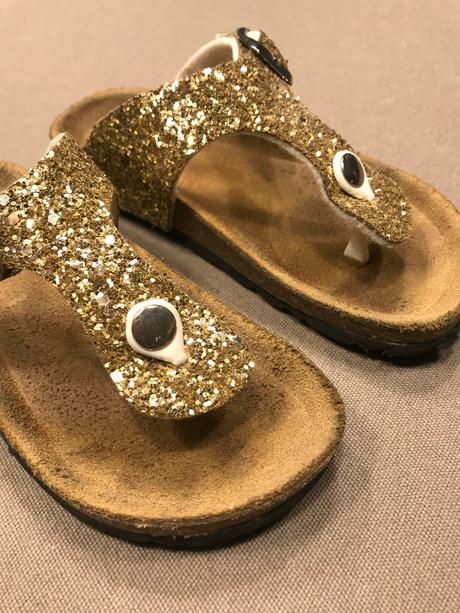 Zlate sandálky ligotavé, 24