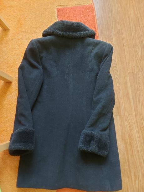 Kabát, 36