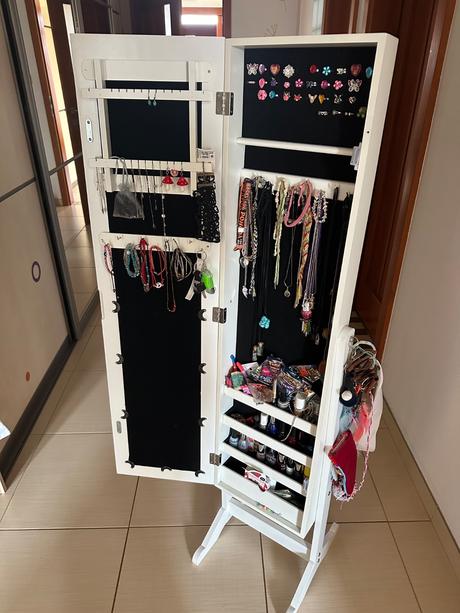 Zrkadlova skrinla na sperky, 