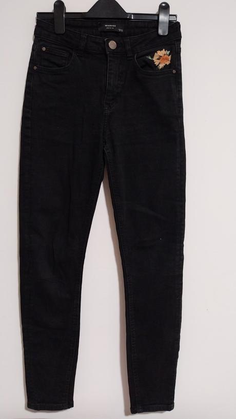 Čierne rifle zn. reserved s výšivkou, reserved,s