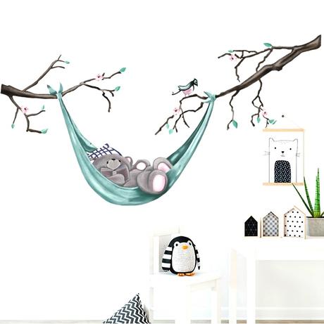 Nálepka na stenu - macko na hojdacej sieti,