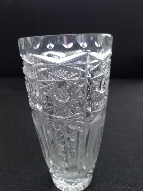 Kryštálová váza,