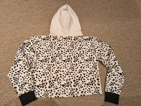 Mikina so psíkom, 146