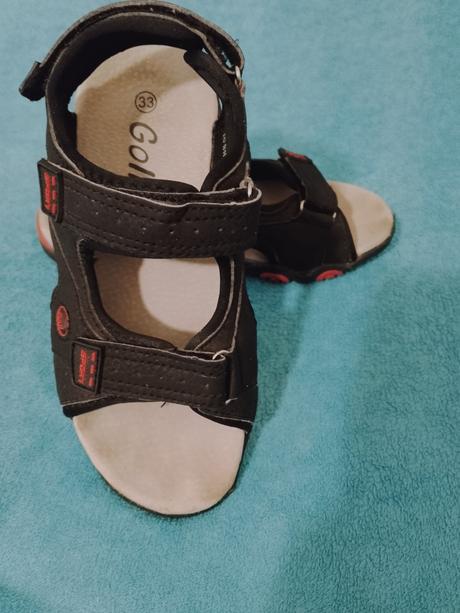 Sandálky, 33
