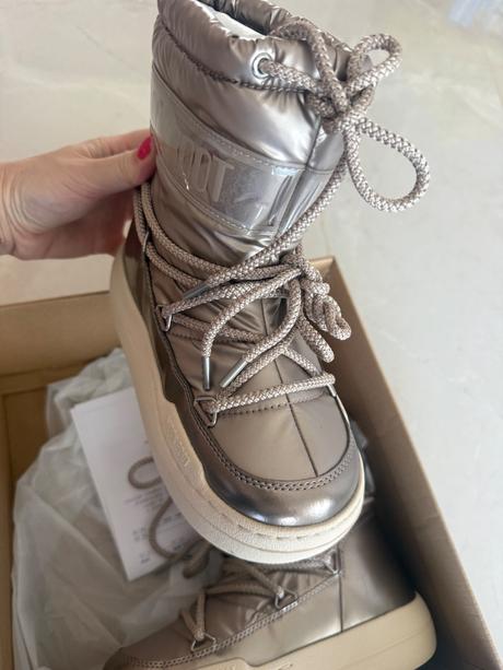 Moon boots, 35