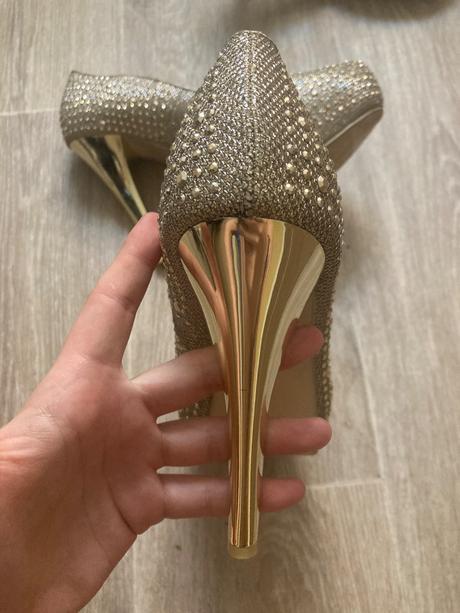 Topánky na podpätku, 39