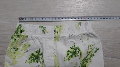 Kvetinkové nohavice, 98