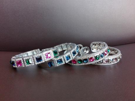 Krásne elegantné náramky s kryštálmi,