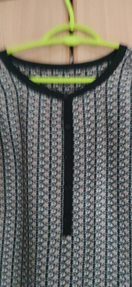 Dámska blúzka veľ. 44/46, 44