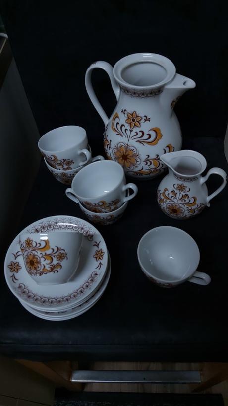 Porcelánová kávová sada zn.henrieta (česká), 