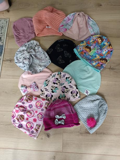 Dievčenské čiapky, 104