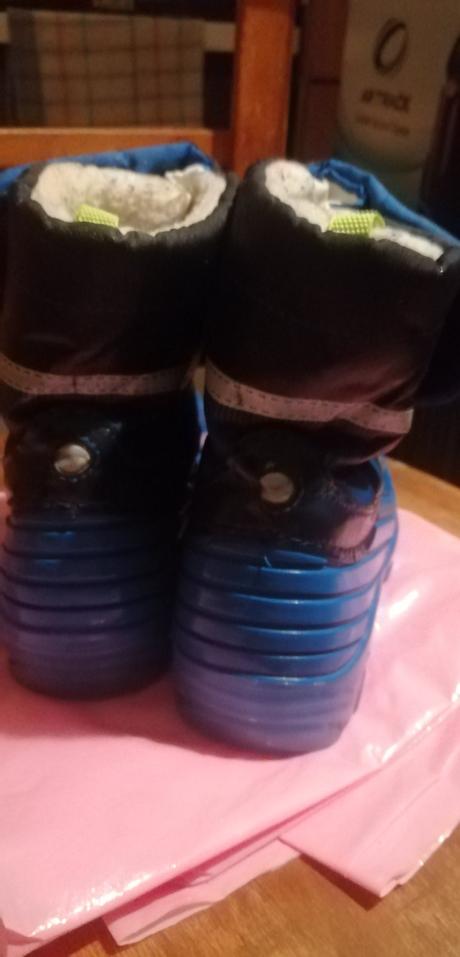 Zimne topanky svietacie, 30