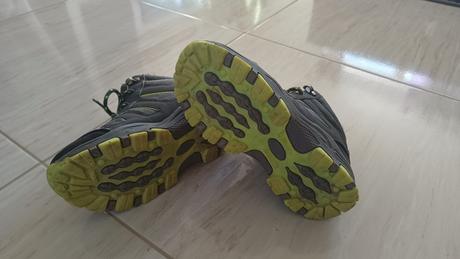 Turistické topánky, 32