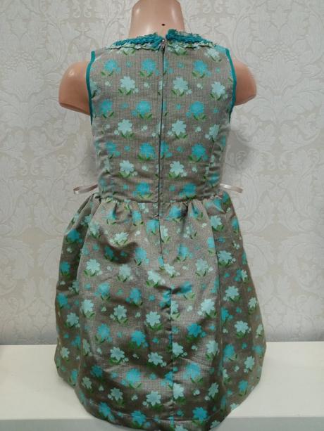 Dievčenské kvetované elegantné šaty (110-116), 110