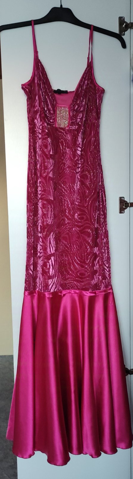 Spoločenské šaty, m