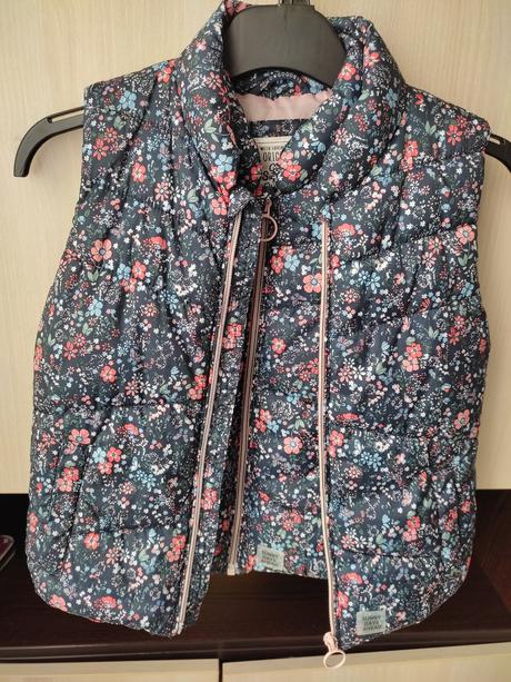 Vesta s kvietkami,116/122 alebo 122/128, c&a,122