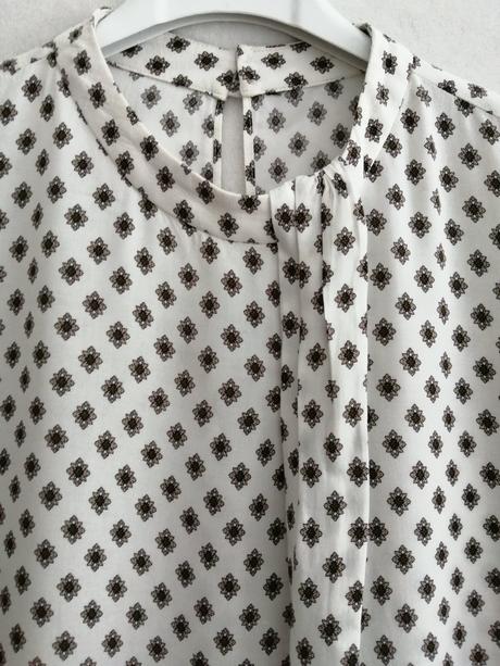 Pekná pohodlná blúzka, zara,38