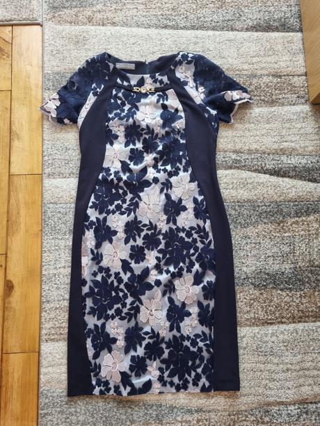 Slávnostné šaty, 42