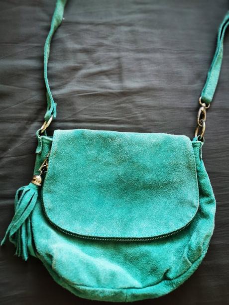 Kabelka s brúsenej kože, 