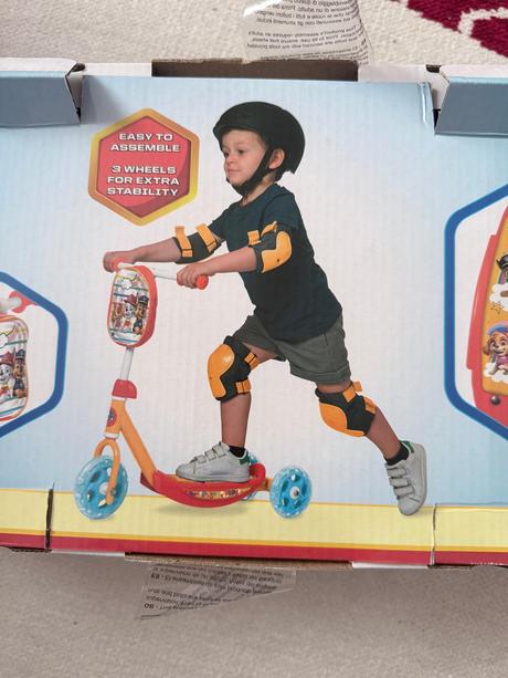 Disney kolobežka paw patrol, hot wheels,