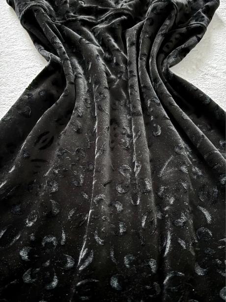 Zamatové/ velúrové šaty, s