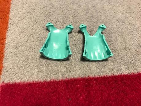 Babika s plastovymi šatami, výška 12 cm,