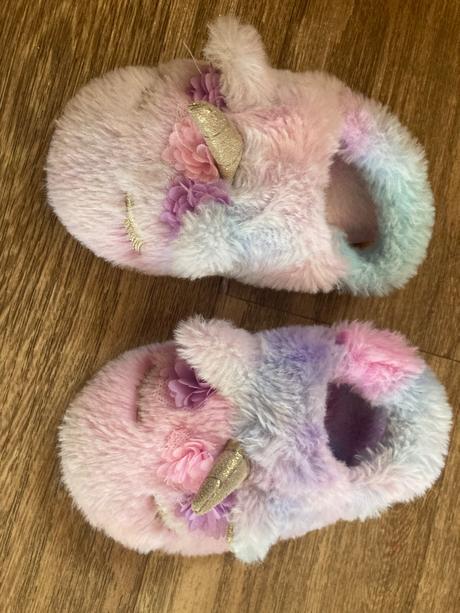 Papučky jednorožec, 24