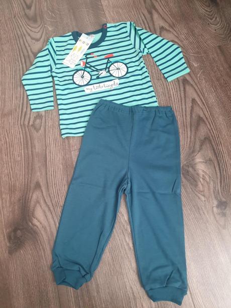 Dvojdielne pyžamko, 80