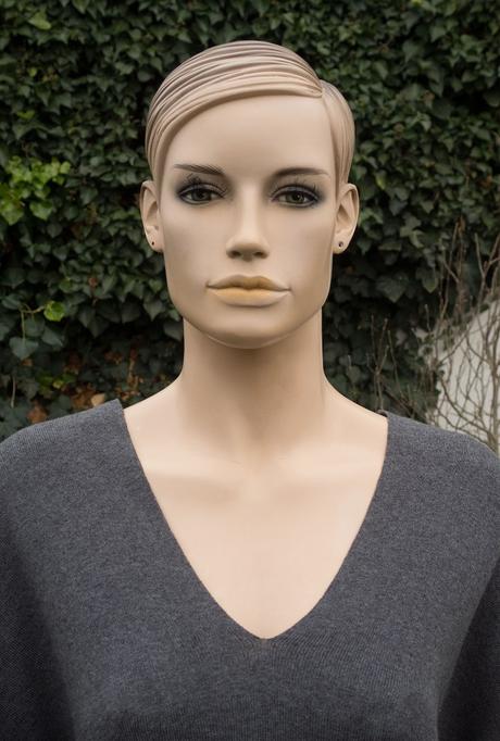 Uni grafitová vesta, atmosphere