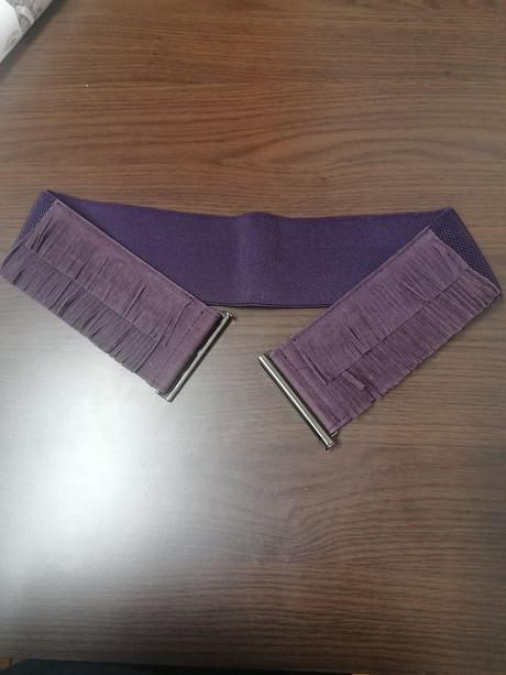 Opasok na gumu so strapcami, 