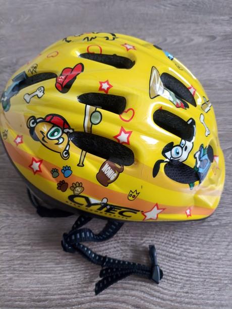 Detská cyklistická prilba s / do cca 10 r., s
