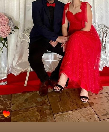 Červené elegantné šaty, s