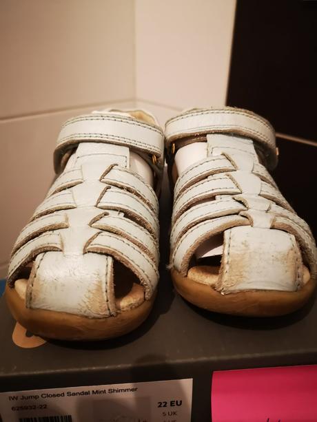 Kožené kvalitné sandálky, bobux,22