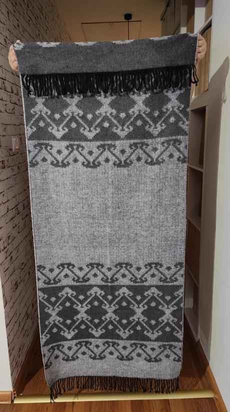 Veľký obojstranný šál, 