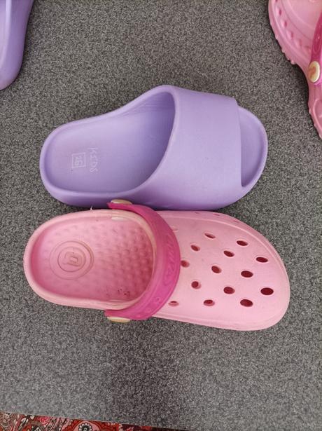 Šľapky a kroksy 25/26, 26