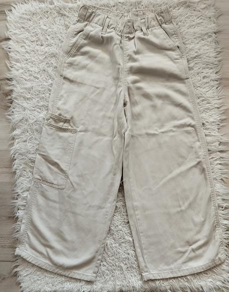 Dievčenské široké rifle, 134